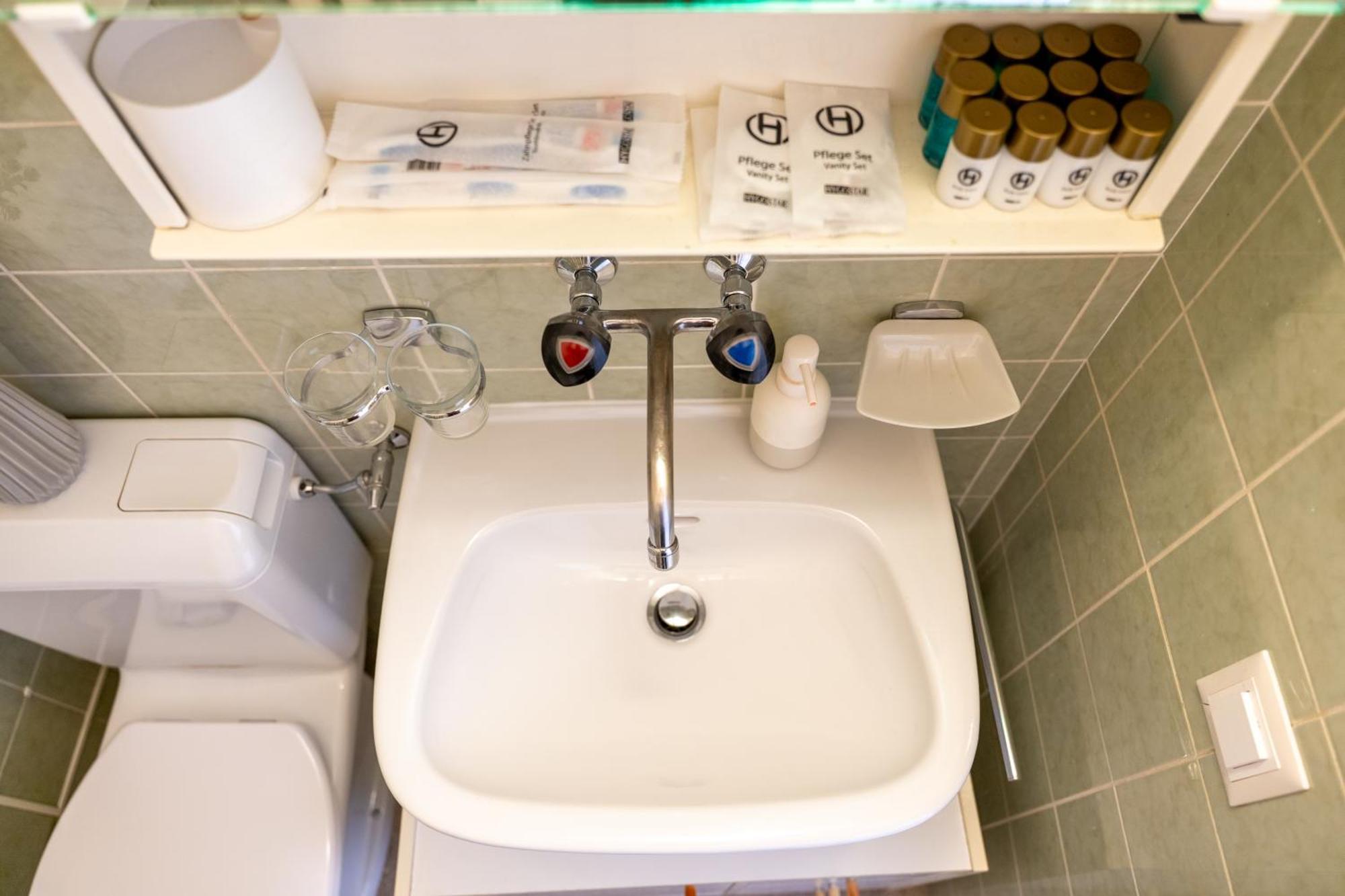 Gemuetliche Grosse Wohnung Naehe Uni بازل المظهر الخارجي الصورة